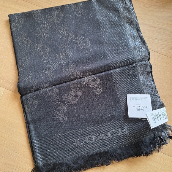 New Coach HORSE AND CARRIAGE LUREX SHAWL SCARF - Picture 1 of 5